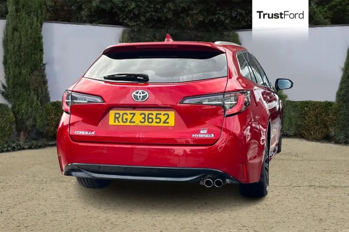Toyota Corolla 2.0 VVT-i Hybrid GR Sport 5dr CVT- - Image 4