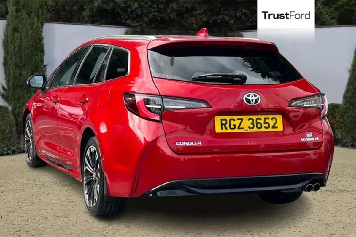 Toyota Corolla 2.0 VVT-i Hybrid GR Sport 5dr CVT- - Image 2