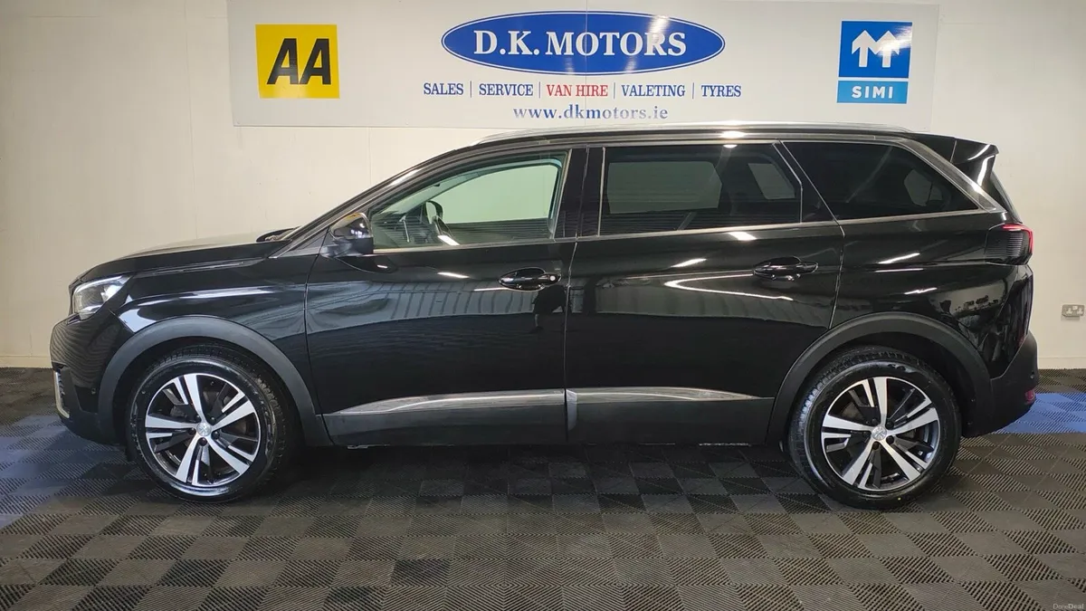 PEUGEOT 5008 7 SEATER - Image 4