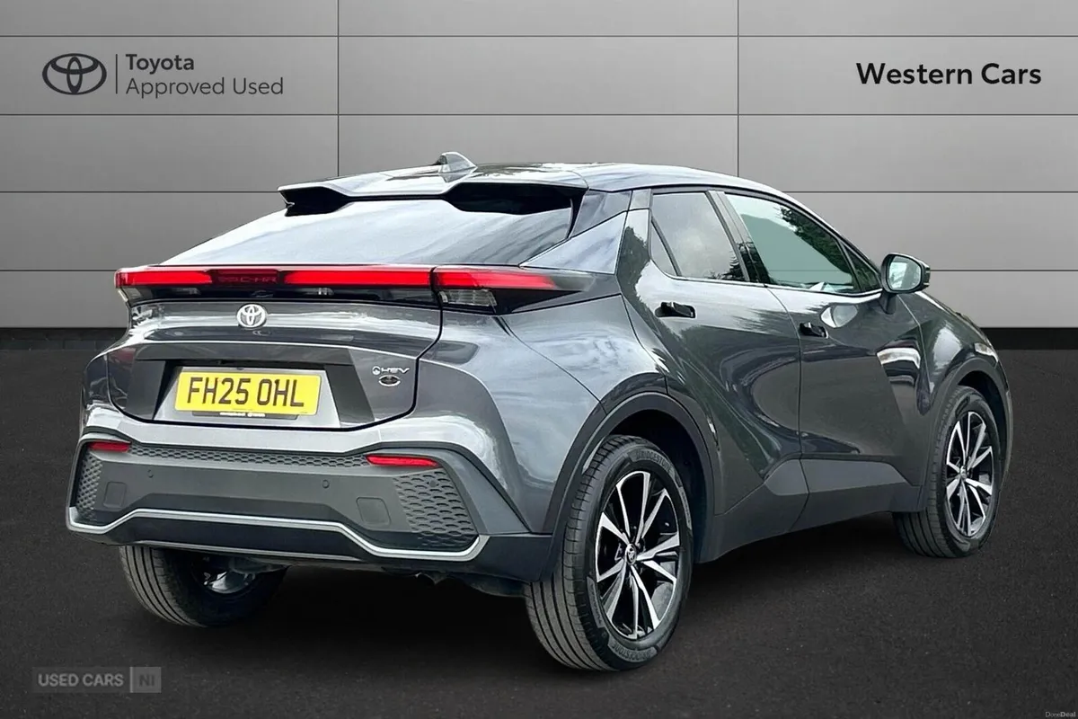 Toyota C-HR 1.8 VVT-h Design CVT Euro 6 (s/s) 5dr - Image 2