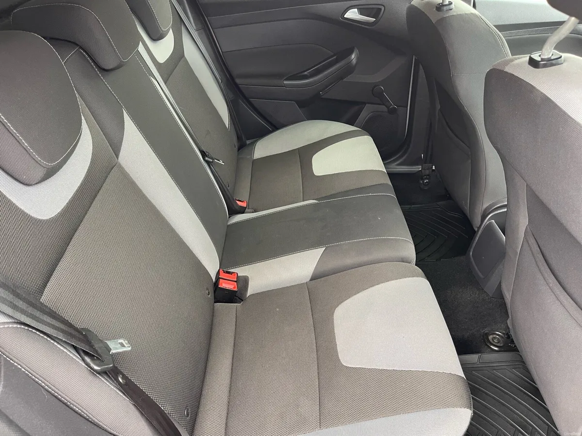 Ford Focus - Image 5