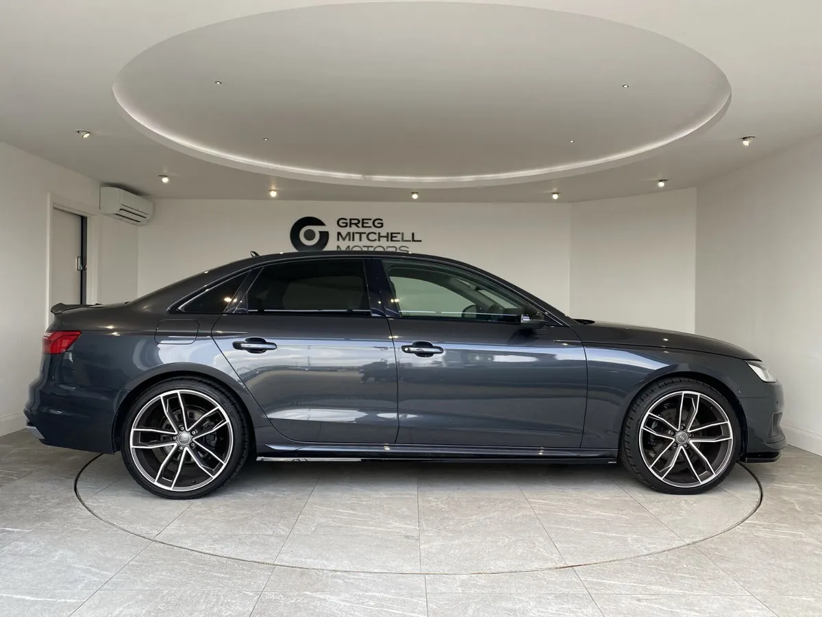Audi A4 2022 - Image 4