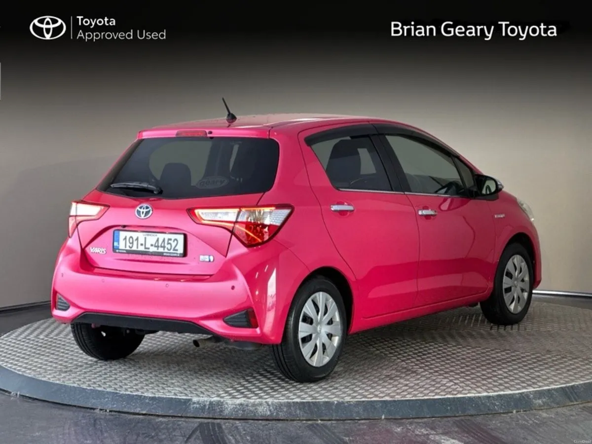 Toyota Yaris Vitz Hybrid Auto - Image 2