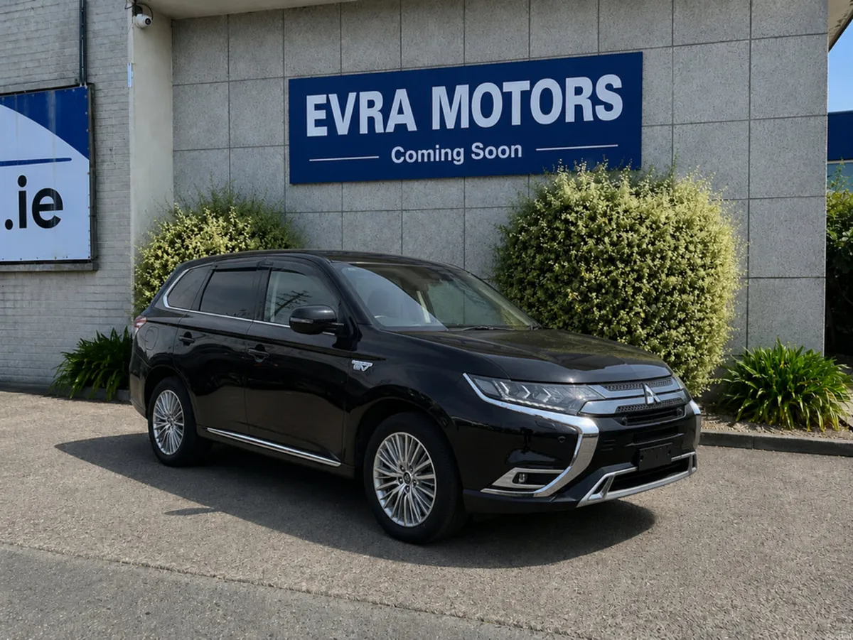 Mitsubishi Outlander G PLUS 4WD HYBRID PHEV AUTOMA - Image 1