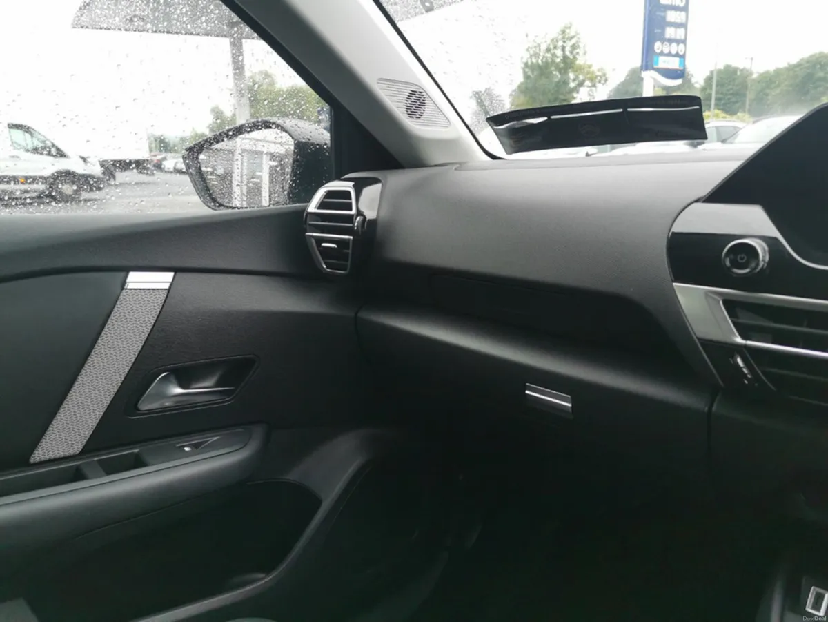 Citroen C4 FEEL PACK BLUEHDI 110 MY22. MY22.3 4 - Image 3