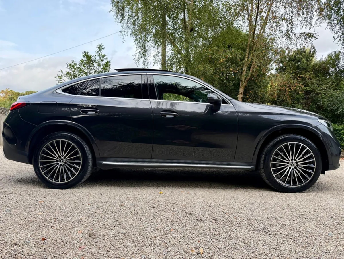 Mercedes-Benz GLC 300 DE 4MATIC COUPE AMG LINE PRE - Image 3