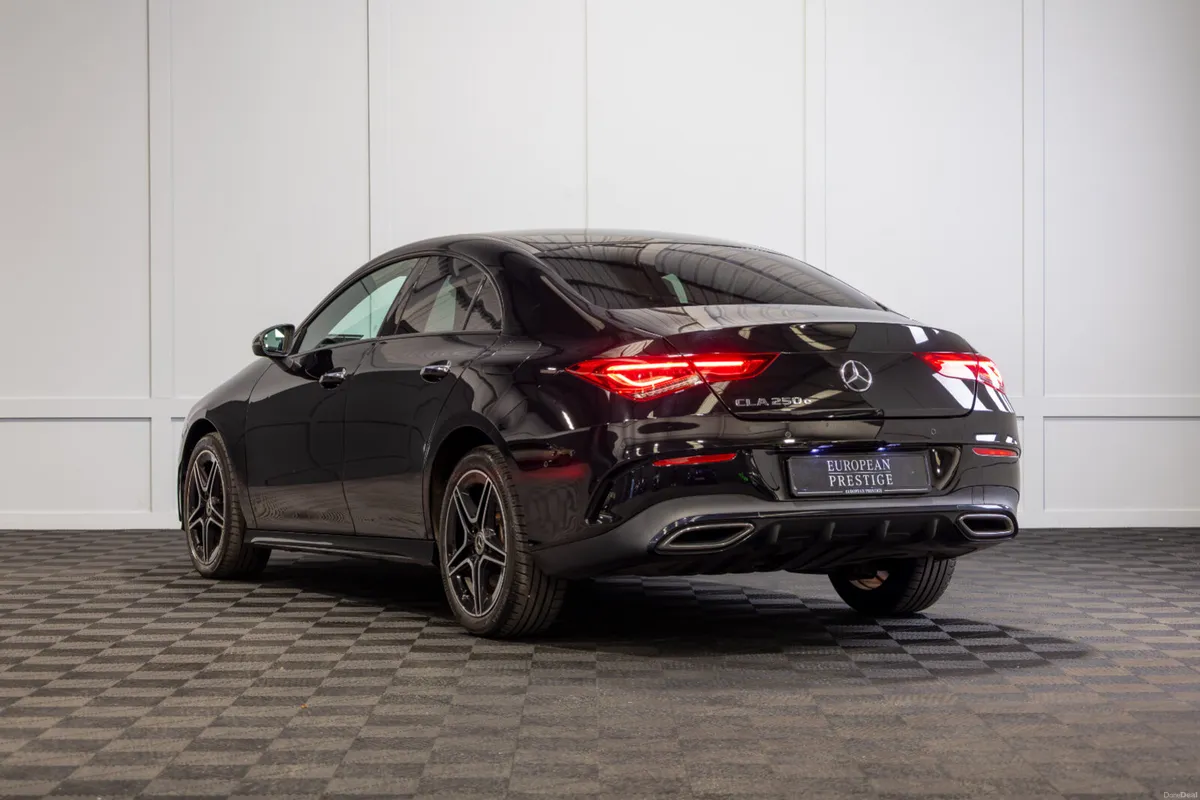 2022 Mercedes-Benz CLA 250e Progressive - Image 4