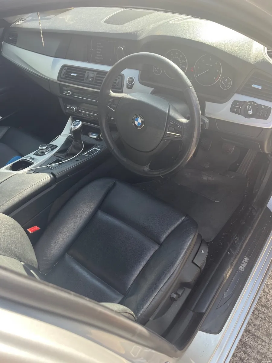 BMW 5-Series 2012 - Image 2