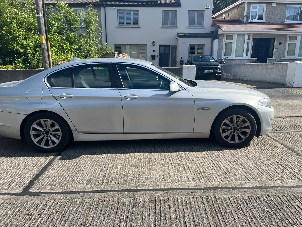 BMW 5-Series 2012 - Image 5