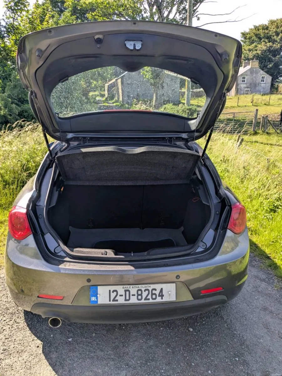 Alpha Romeo Giulietta - Image 4