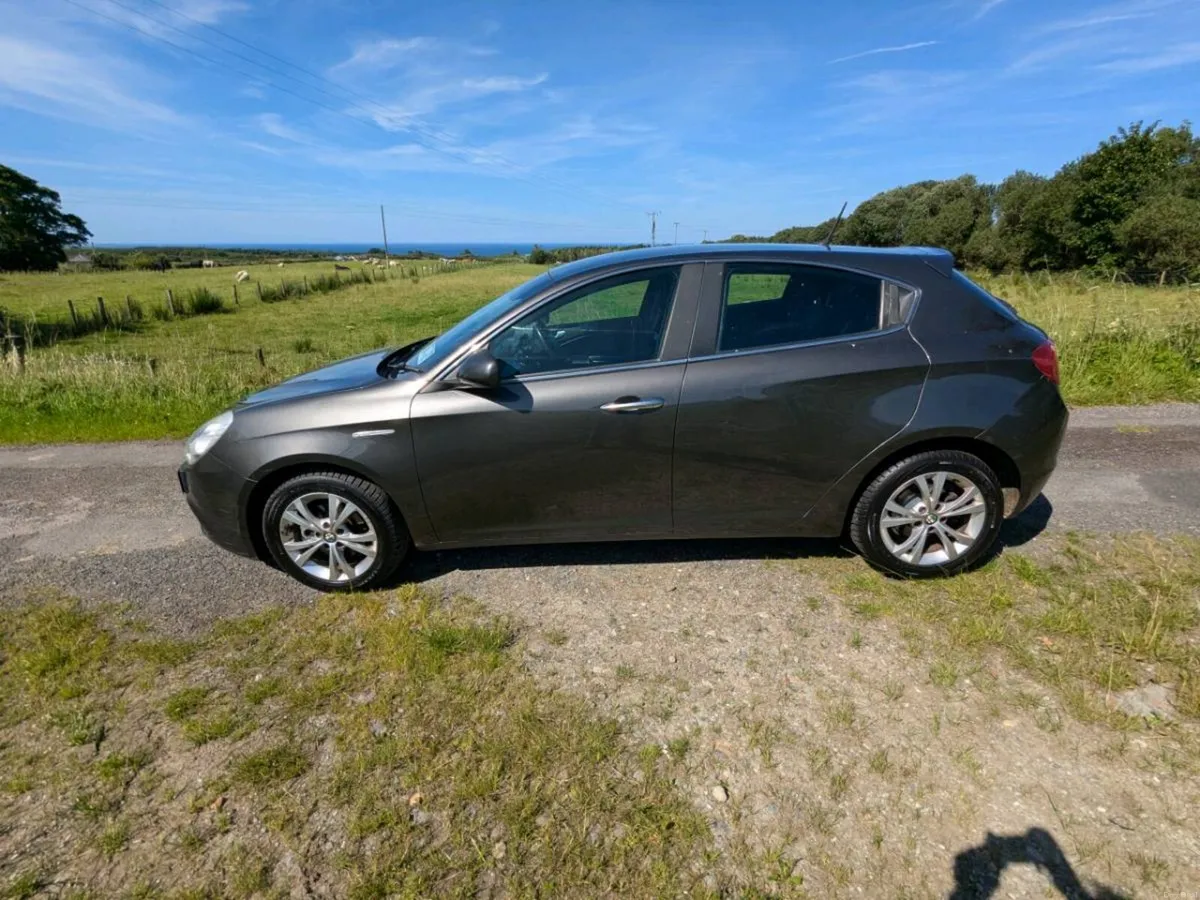 Alpha Romeo Giulietta - Image 5