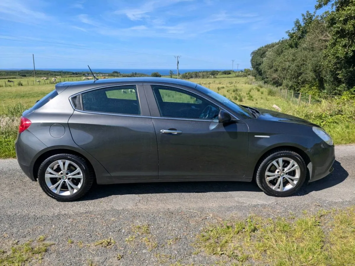 Alpha Romeo Giulietta - Image 6