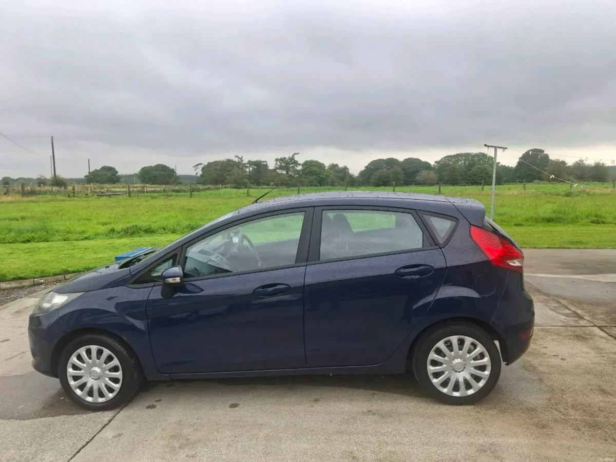 Car - Image 3