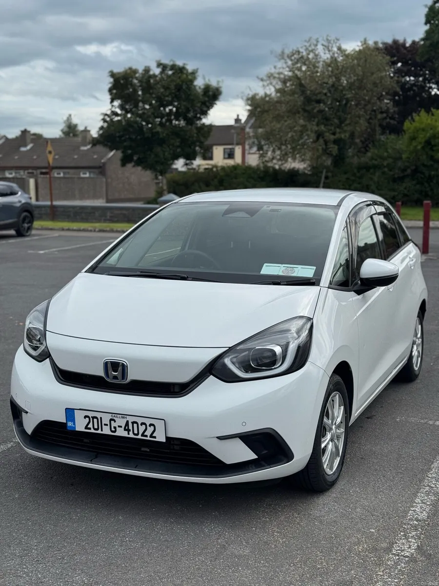 Honda fit 2020 - Automatic Hybrid - Image 2