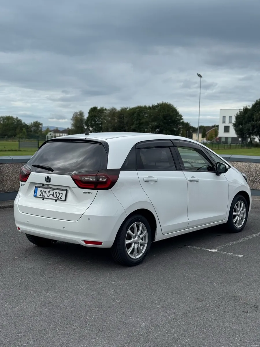 Honda fit 2020 - Automatic Hybrid - Image 3