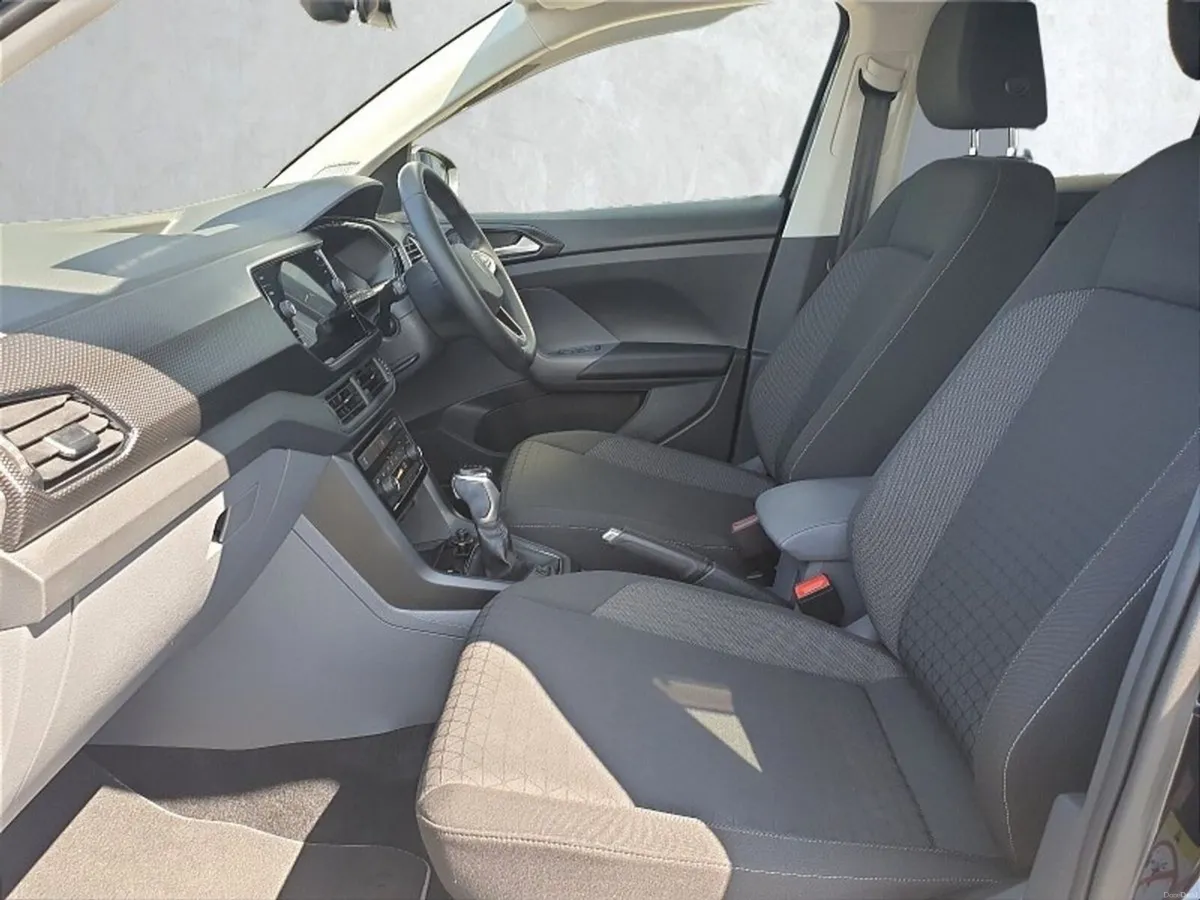 Volkswagen T-Cross ONLY 33KM's ** 1.0i AUTOMATIC * - Image 6