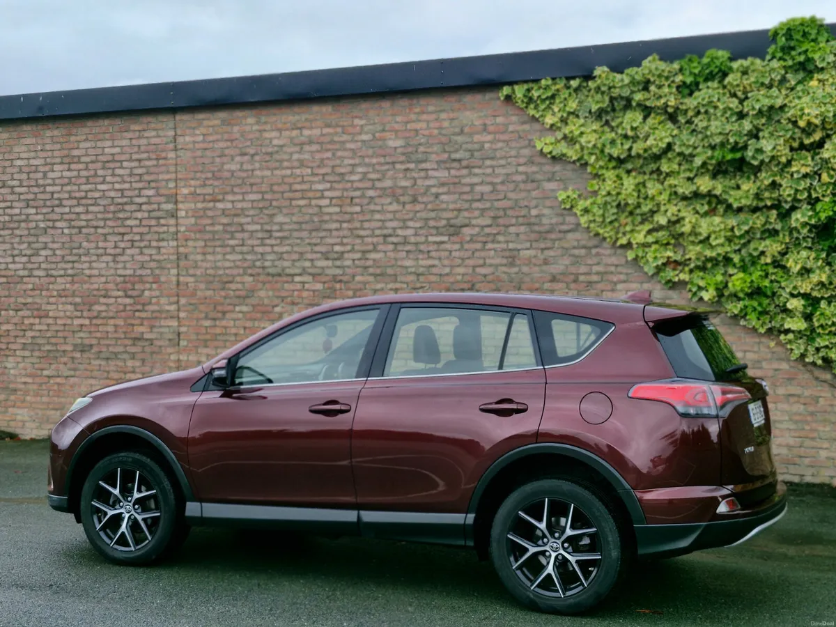 Toyota RAV4 LUNA SPORT FINANCE AVAILABLE - Image 4