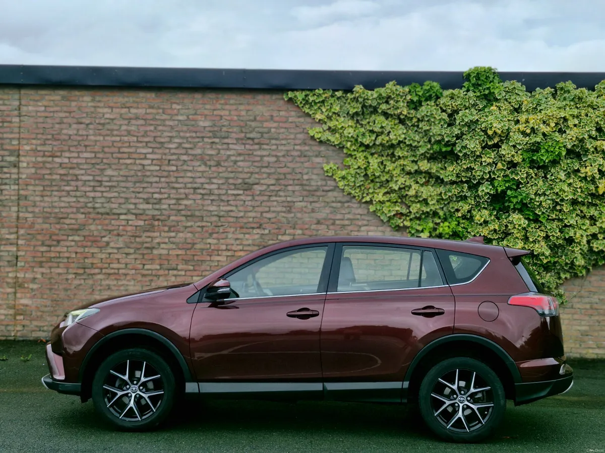 Toyota RAV4 LUNA SPORT FINANCE AVAILABLE - Image 5