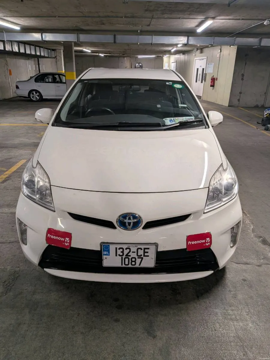 Toyota Preious Hybrid - Image 1