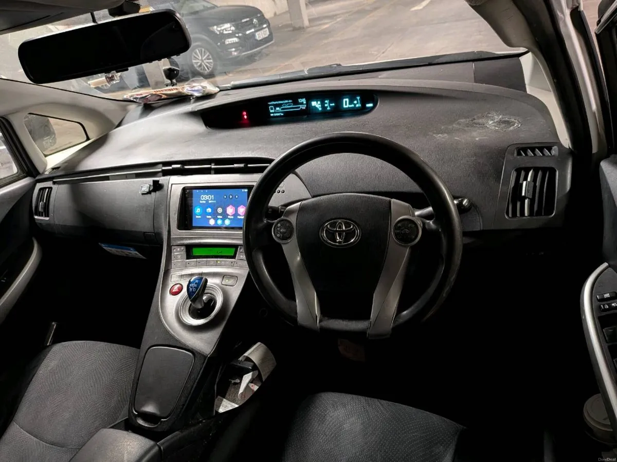 Toyota Preious Hybrid - Image 5
