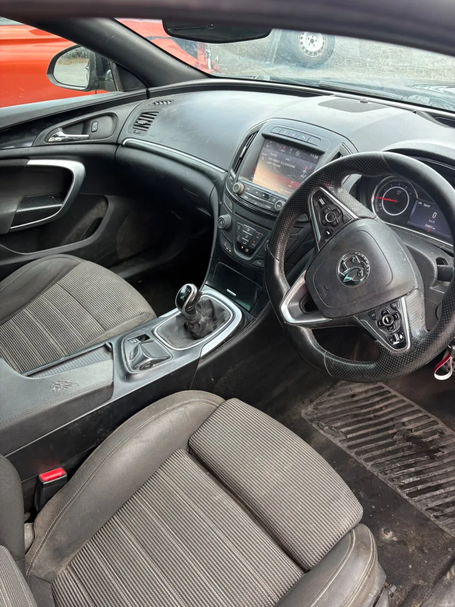 Vauxhall Insignia 2015 NEW NCT 07/27 - Image 5