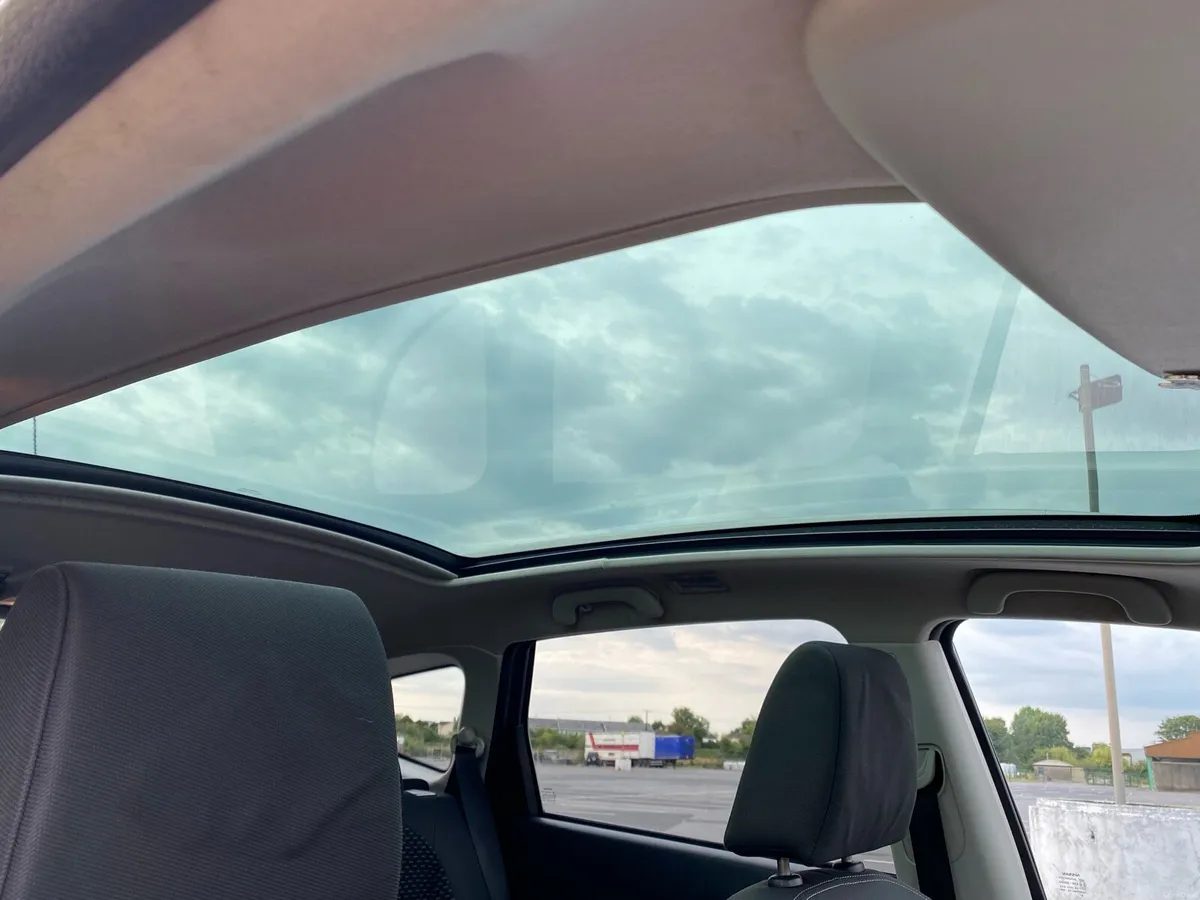 Nissan Qashqai 7 seater - Image 2