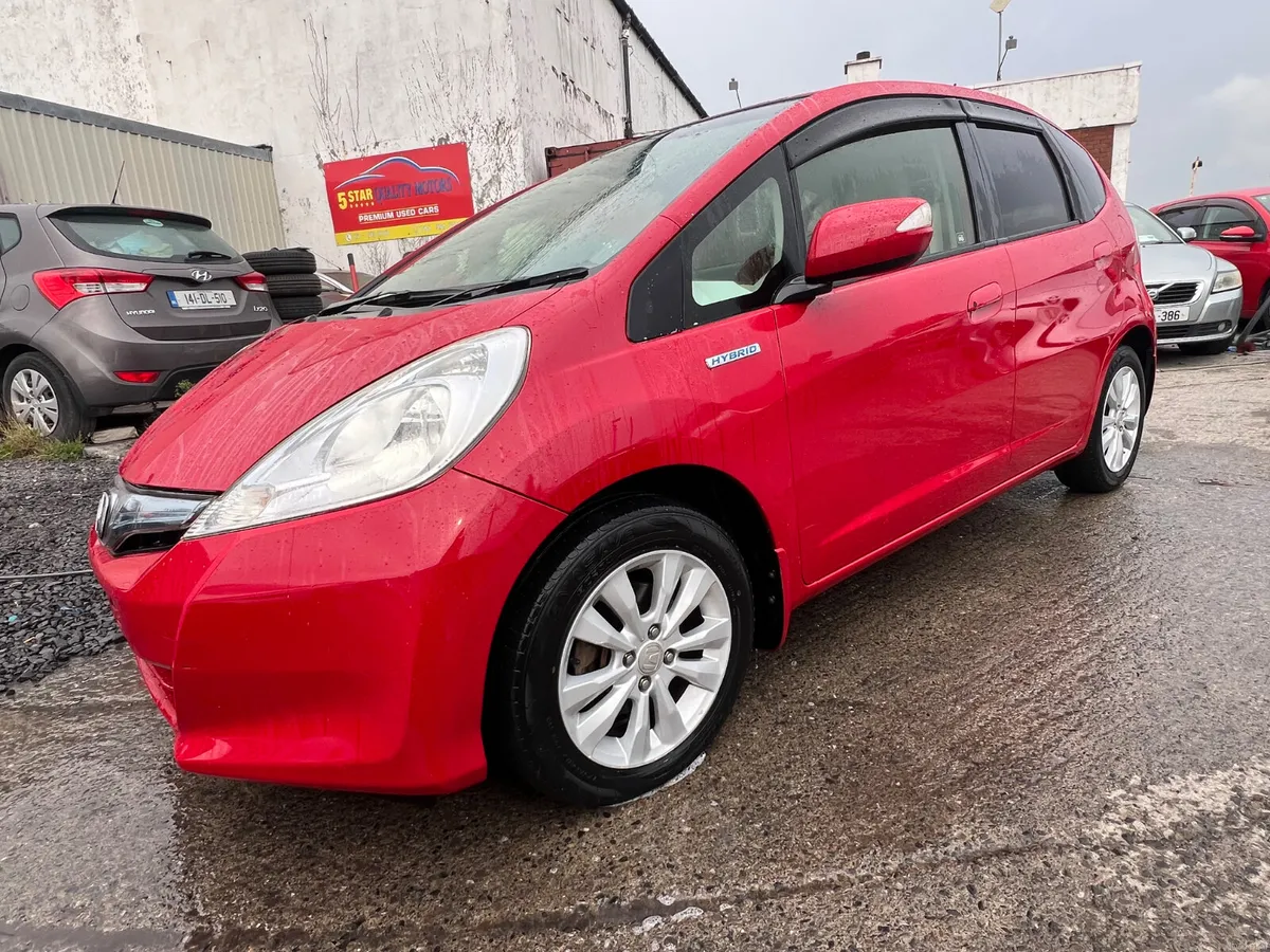 Honda Fit 2013 Automatic/ New Nct / warranty - Image 2