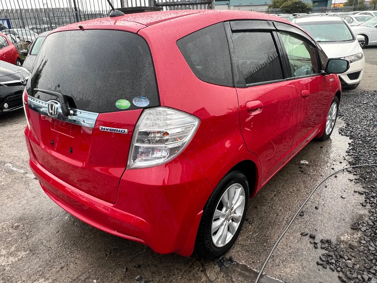 Honda Fit 2013 Automatic/ New Nct / warranty - Image 6