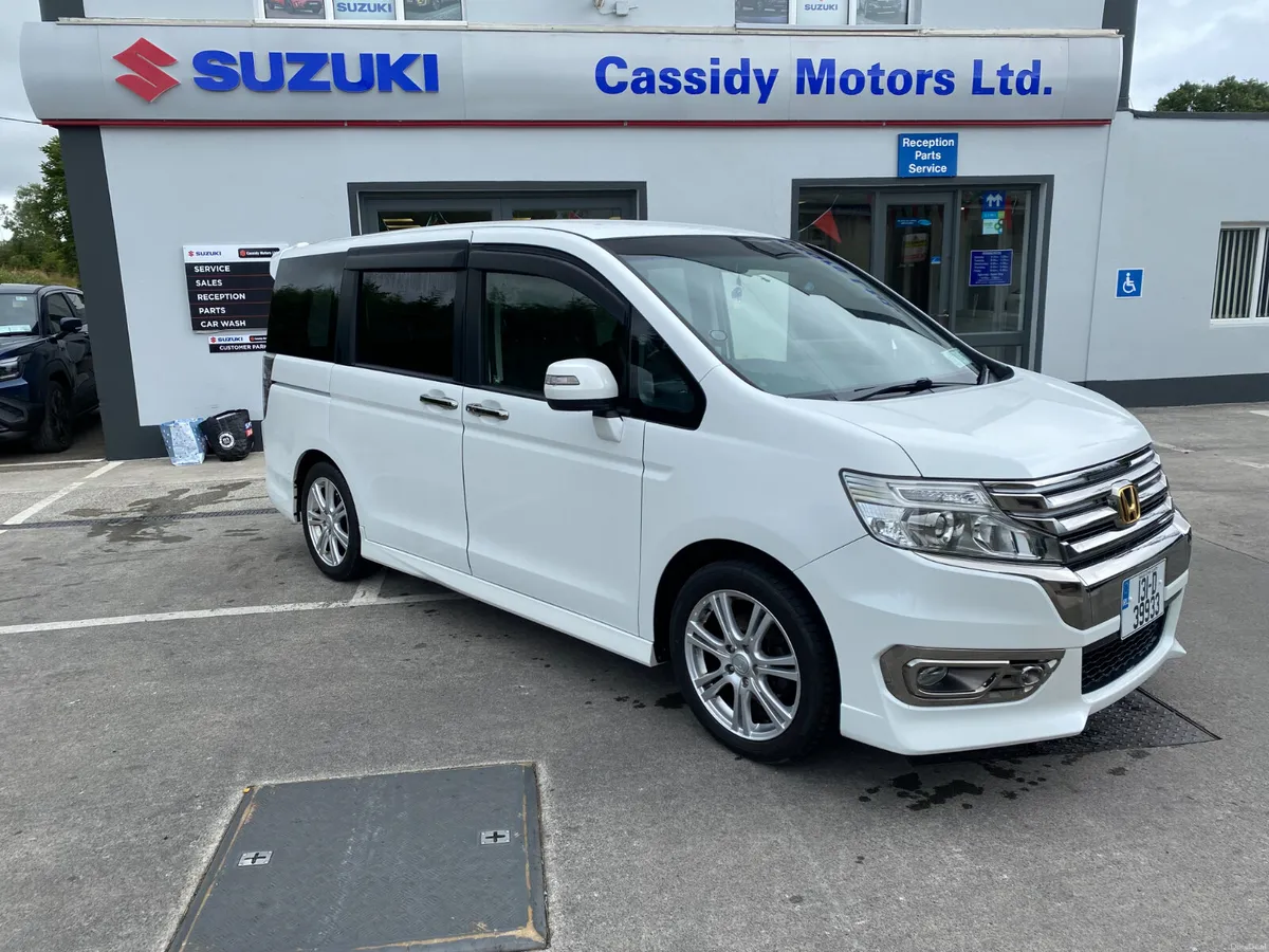 Honda Stepwagon 2013 - Image 2