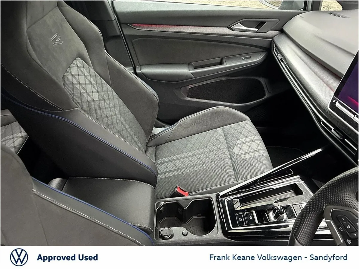 Volkswagen Golf *Auto* R-LINE 1.5 TSI MHEV 150HP A - Image 3