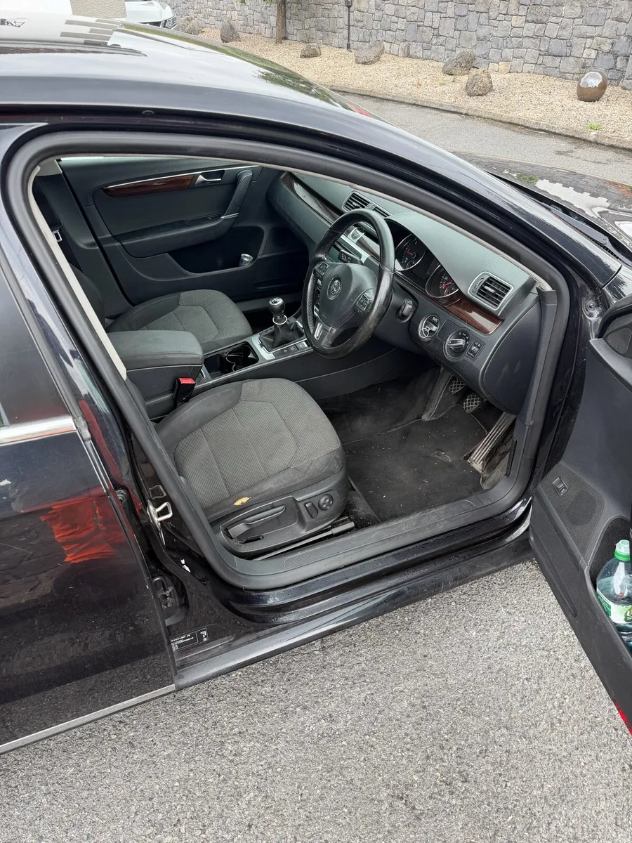 VW PASSAT BLUEMOTION 2.0L - Image 5