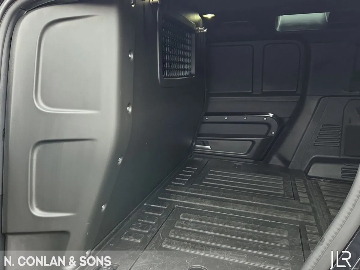 Land Rover Defender 3.0 D250 HARD TOP S 3 SEATER ( - Image 5