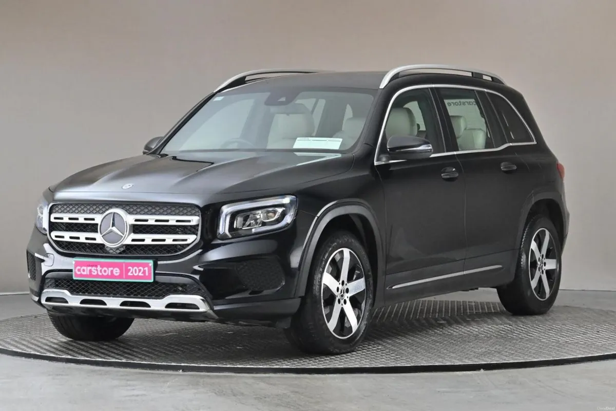 Mercedes-Benz GLB 180D AUTO **FULL BEIGE LEATHER** - Image 3