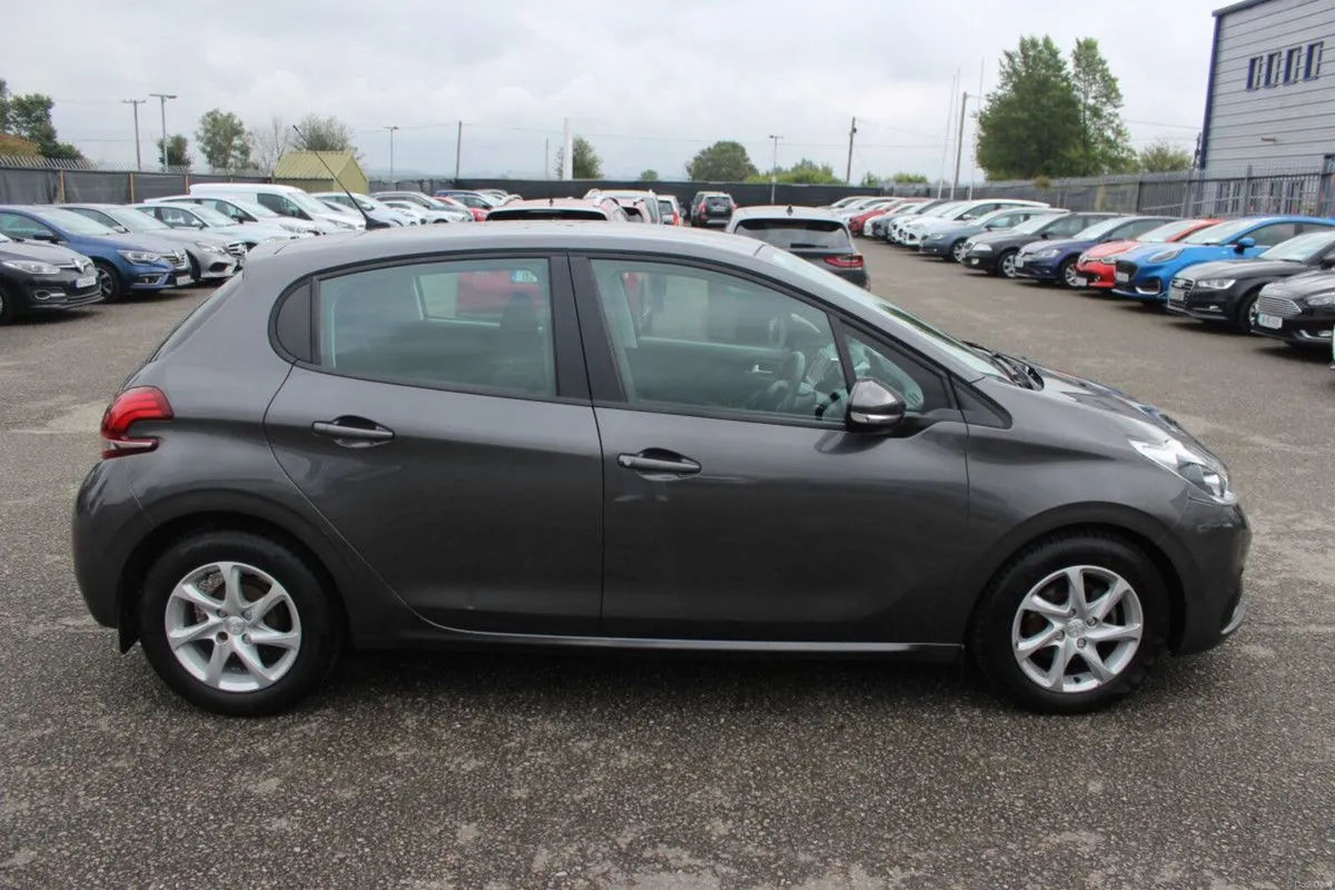 Peugeot 208 1.6 BlueHDi 75bhp Active - TENDER 39 - Image 2
