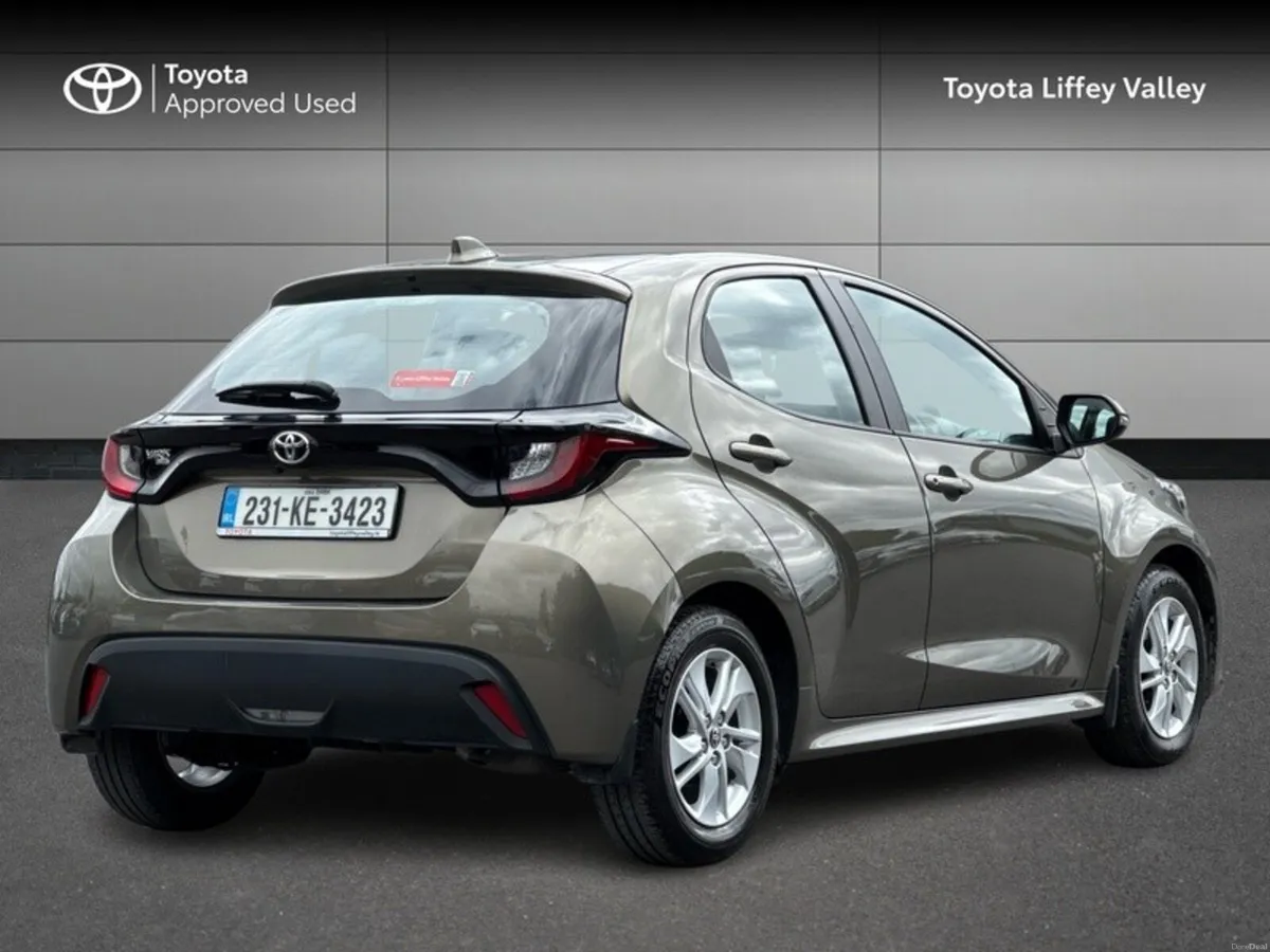 Toyota Yaris YARIS 1.0 LUNA - Image 2