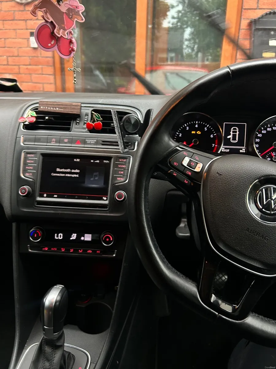 Volkswagen Polo 1.2 TSI Automatic 2015 - Image 6