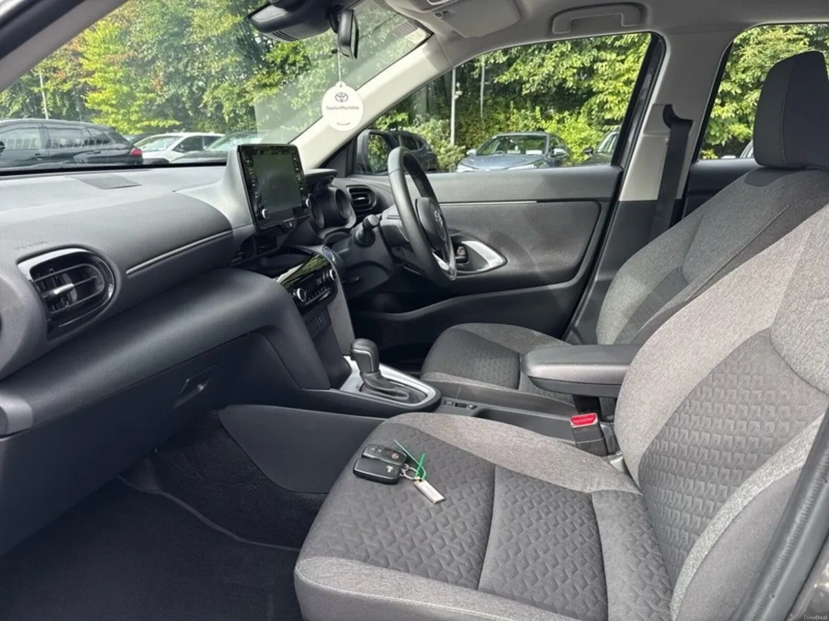 Toyota Yaris Cross YARIS CROSS LUNA - Image 6