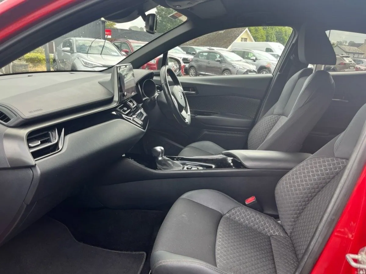 Toyota C-HR 1.8 - Image 6