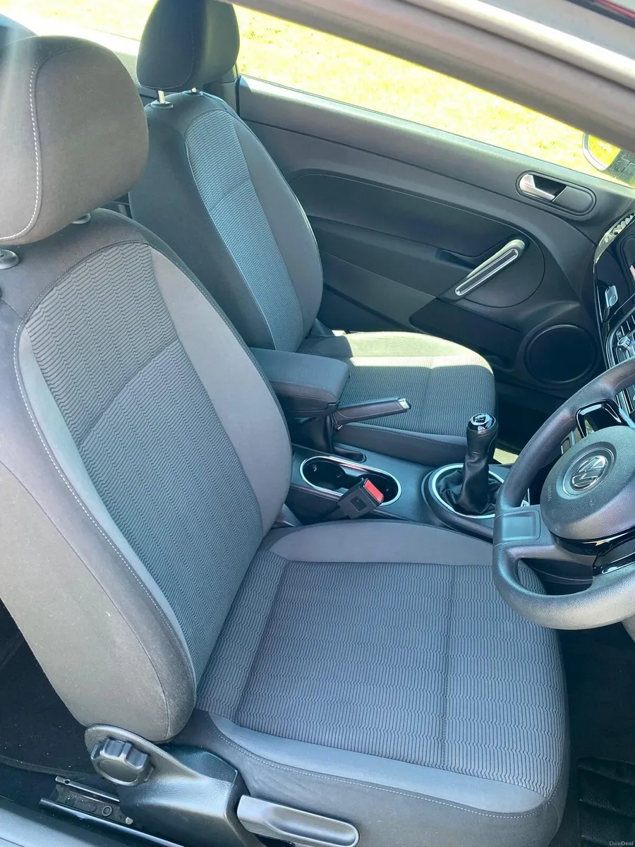 Volkswagen Beetle 2013 - Image 5