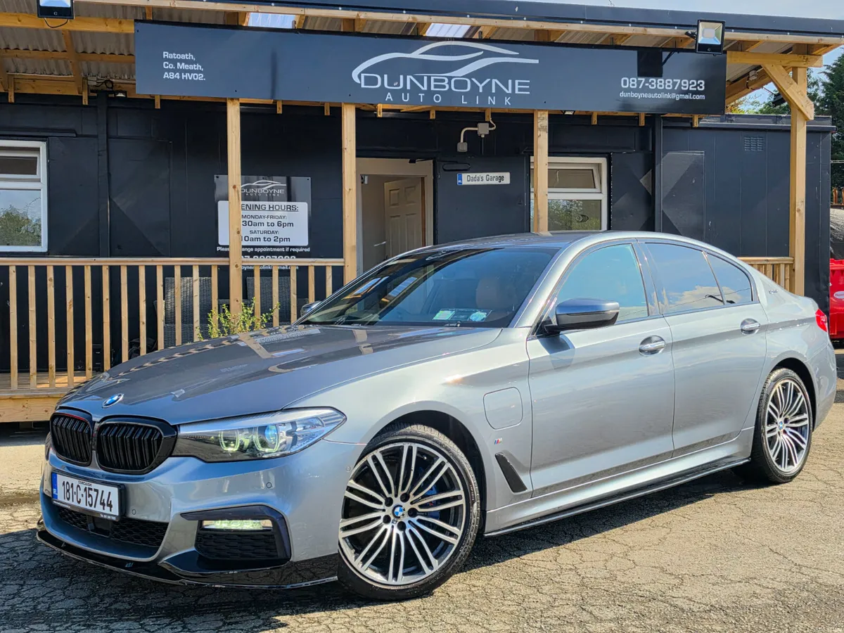 181 BMW 530e *M SPORT*CLEAN* - Image 1