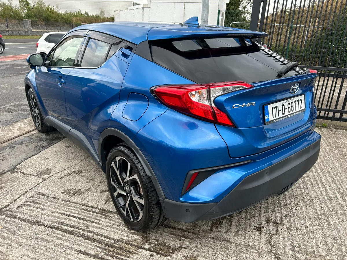 TOYOTA C-HR 2017, 1.8 HYBRID AUTO LOW KM HIGH SPEC - Image 3