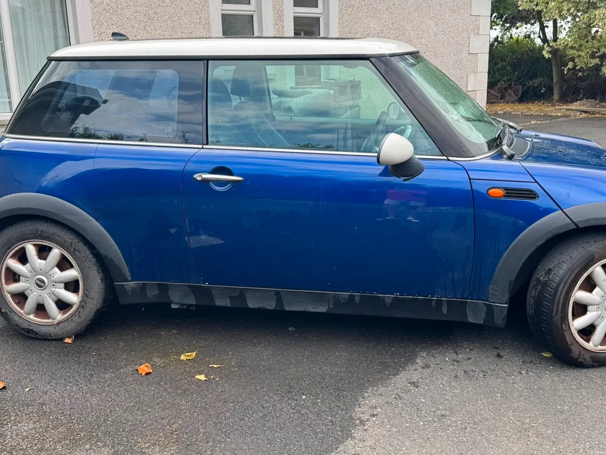 Mini Cooper 2004 - Image 2