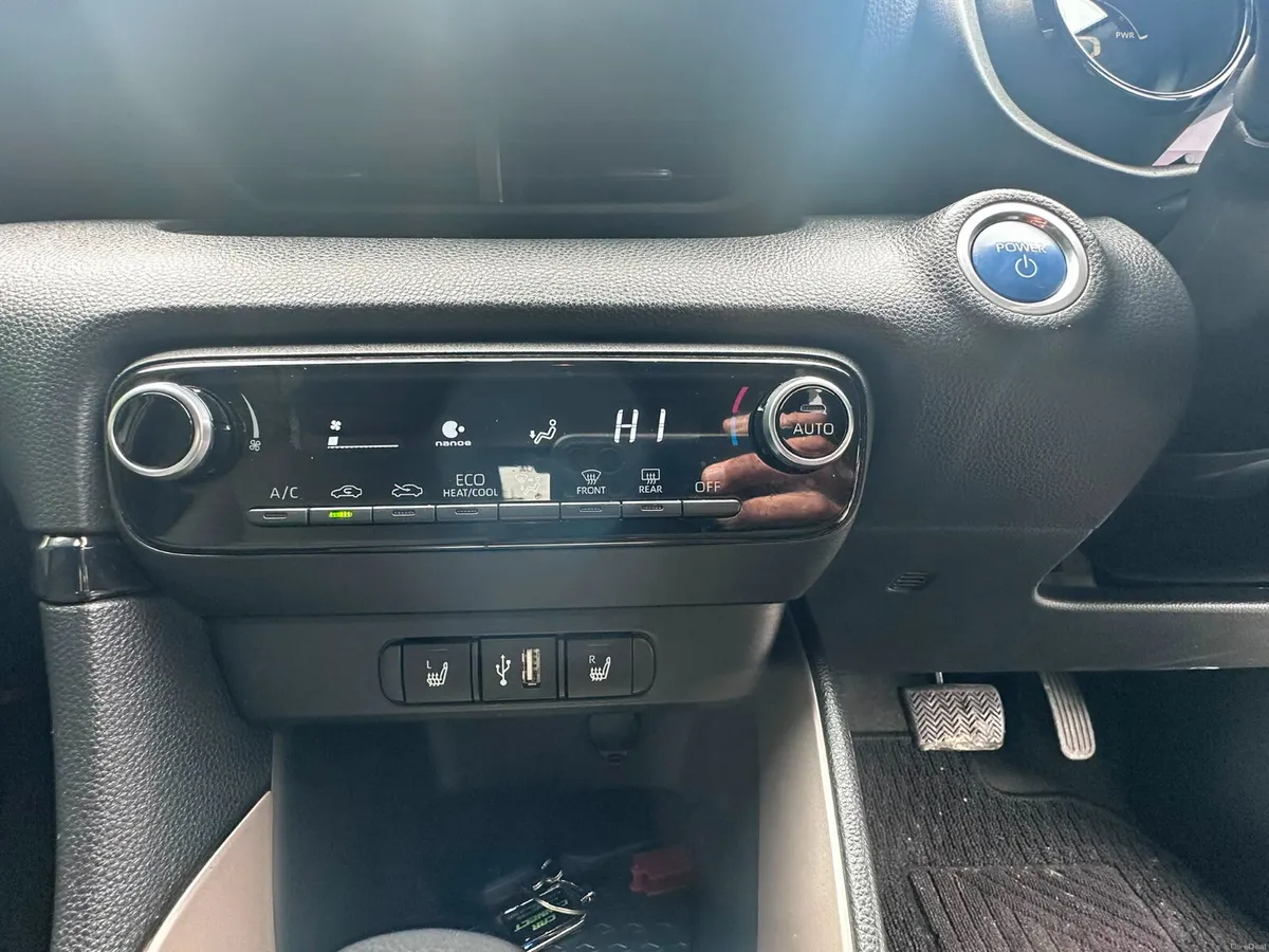 TOYOTA YARIS 2021 1.5 HYBRID AUTOMATIC TOP SPEC - Image 6