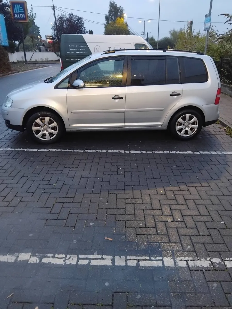 Volkswagen touran 1.6 petrol - Image 2