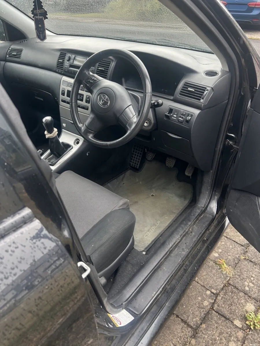 Toyota Corolla - Image 3