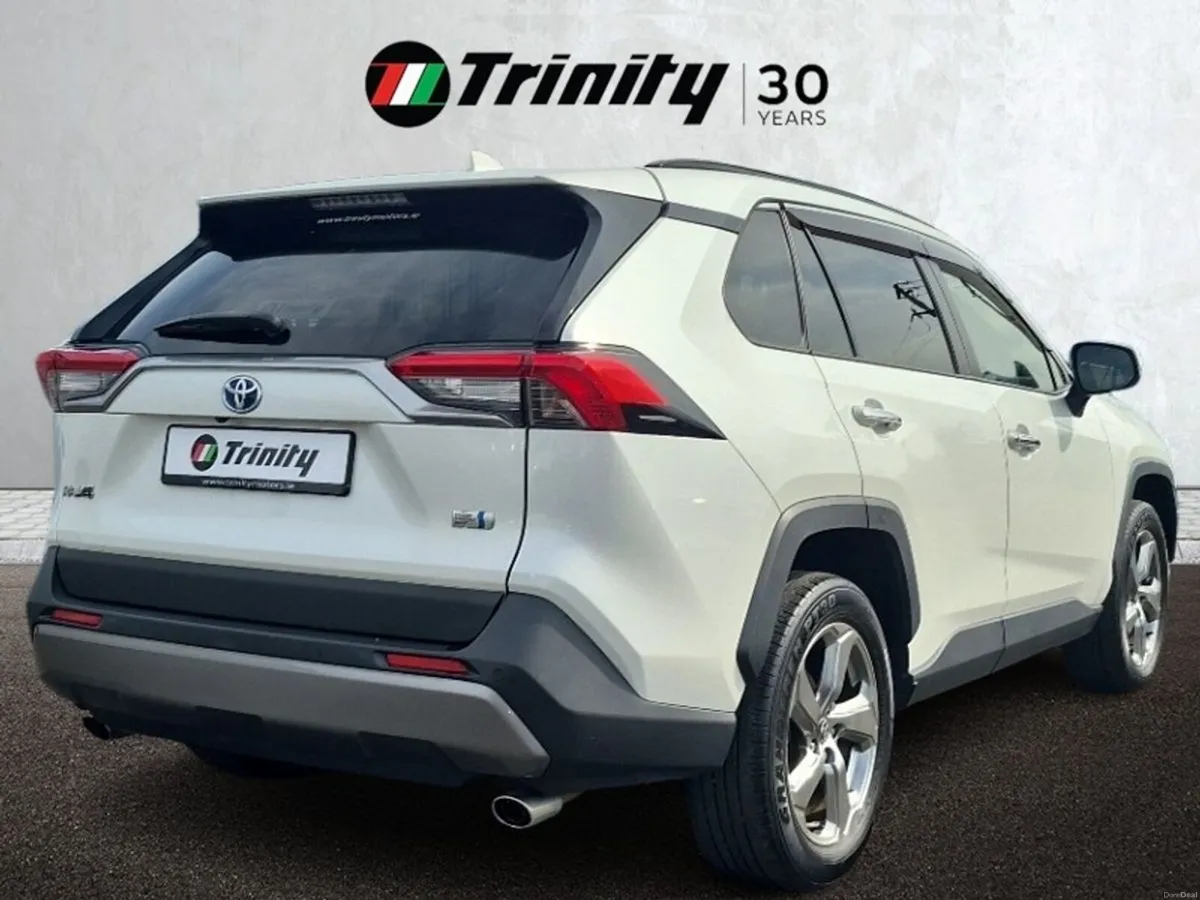 Toyota RAV4 ** G HYBRID ** HUGE SPEC ** STUNNING C - Image 3
