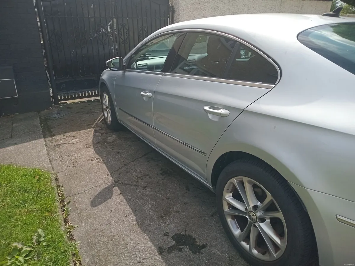 Volkswagen Passat 2013 - Image 2
