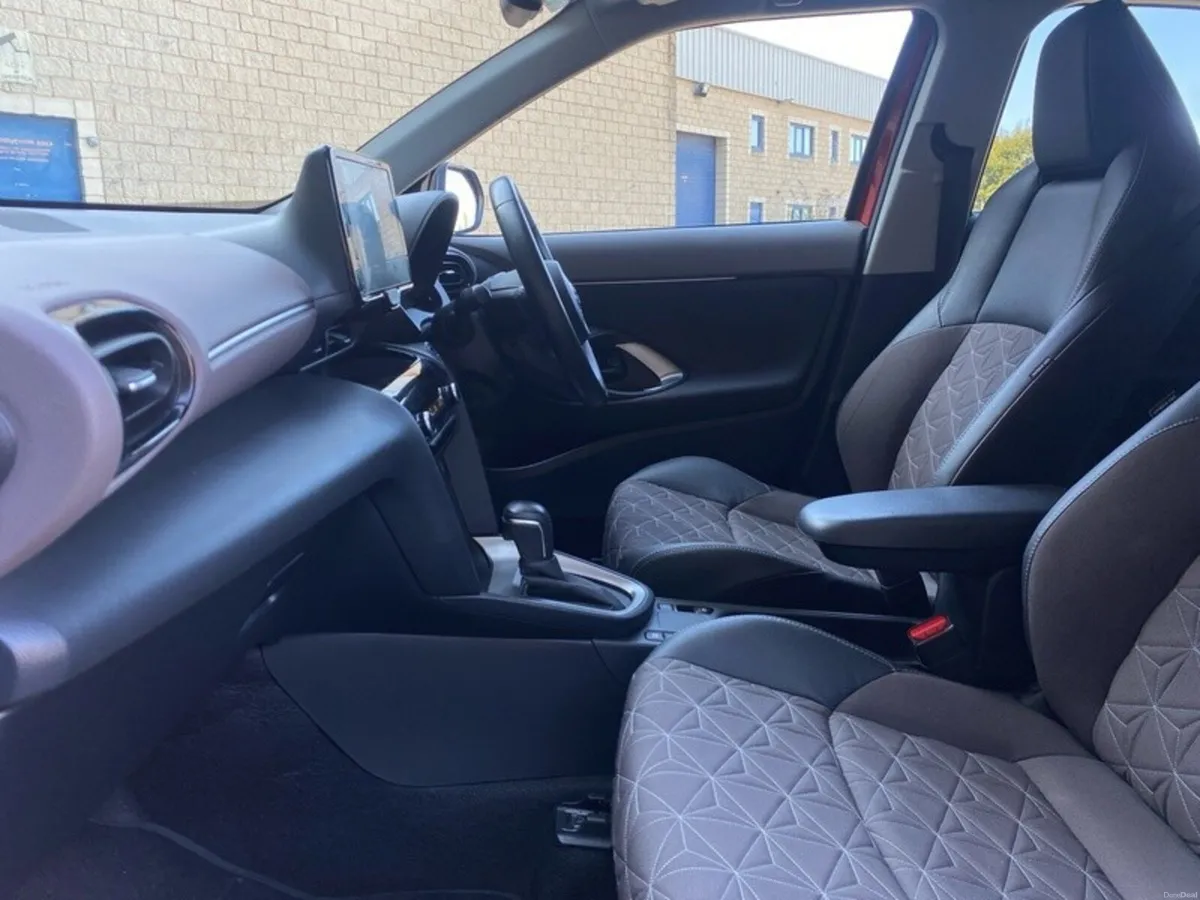 Toyota Yaris Cross CR CROSS SOL 4DR AUTO - Image 6