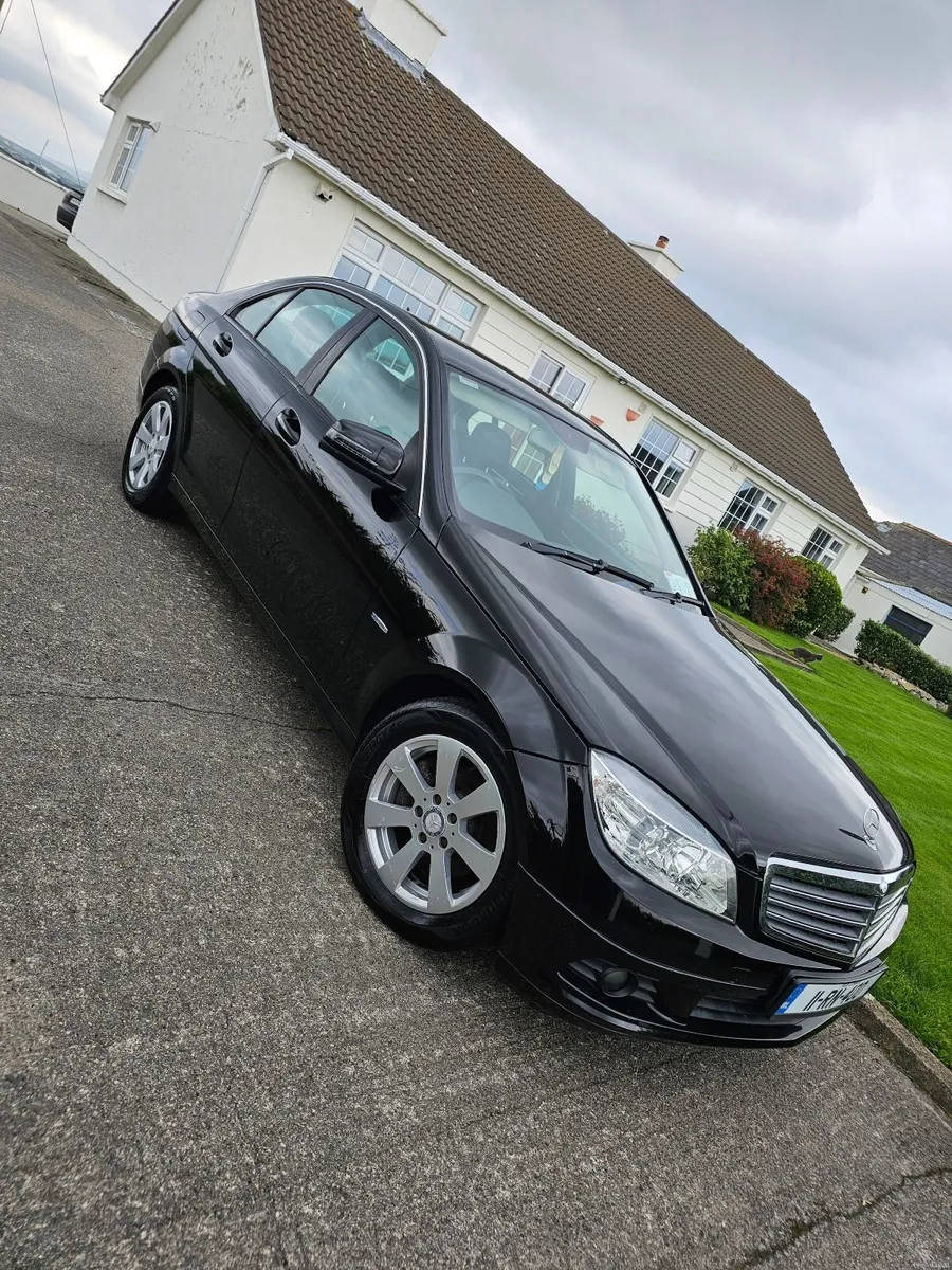 • • Mercedes-Benz C-Class 2011 • • - Image 1