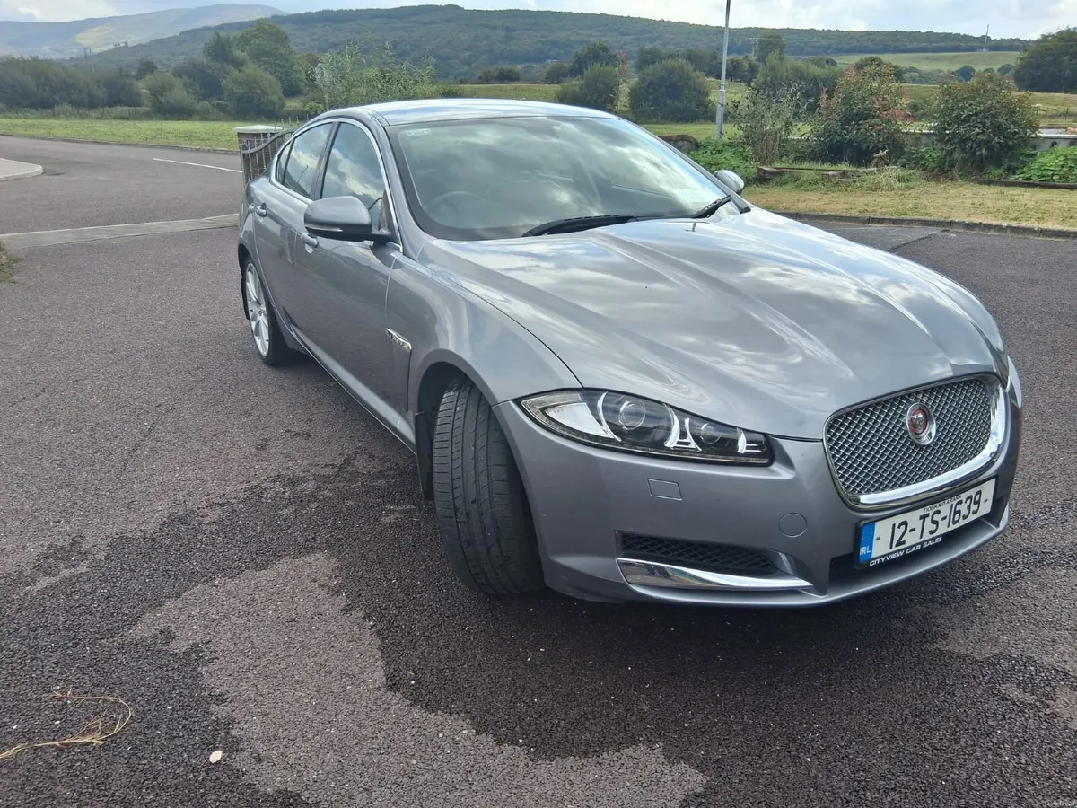 Jaguar XF 2012  2.2 Diesel low milage  with FSH. - Image 3